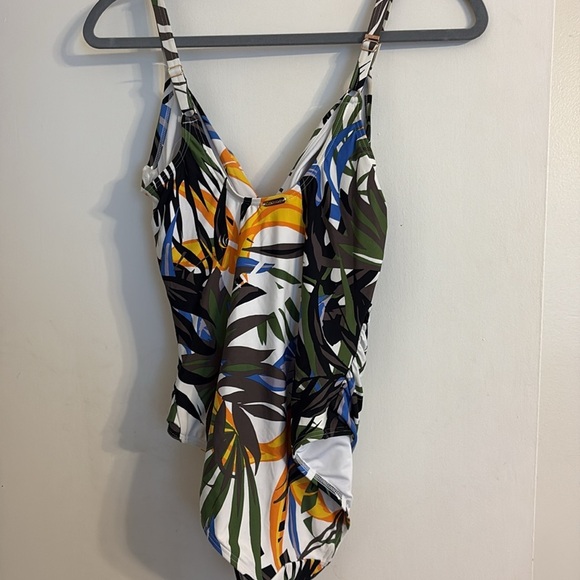Calvin Klein one-piece tropic rainforest print bathing suit. Size 8. - Picture 3 of 7